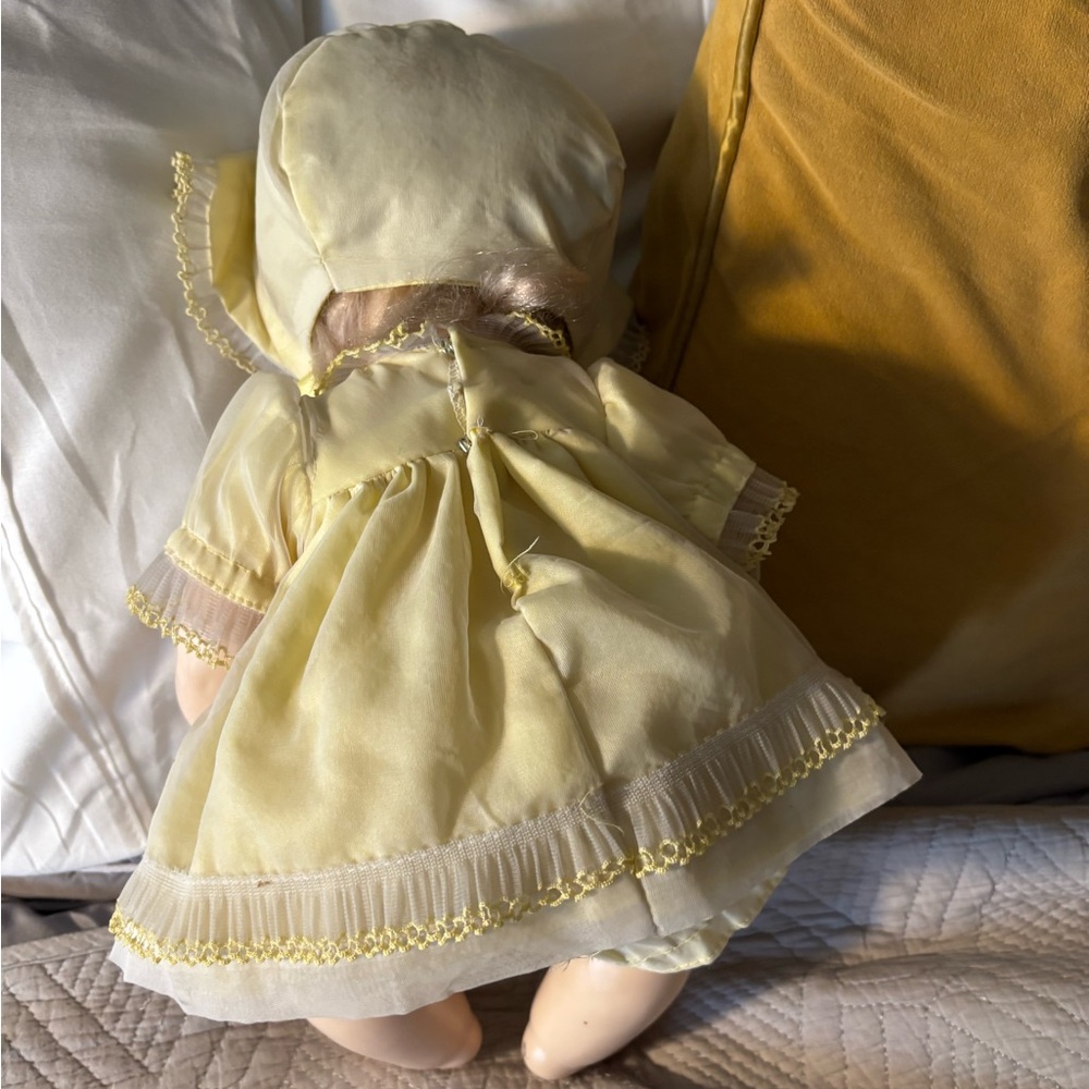 Vintage Ideal CBS Inc. Baby Doll-1983 - Picture 4 of 6